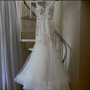 Allure wedding dress, white color, size 2